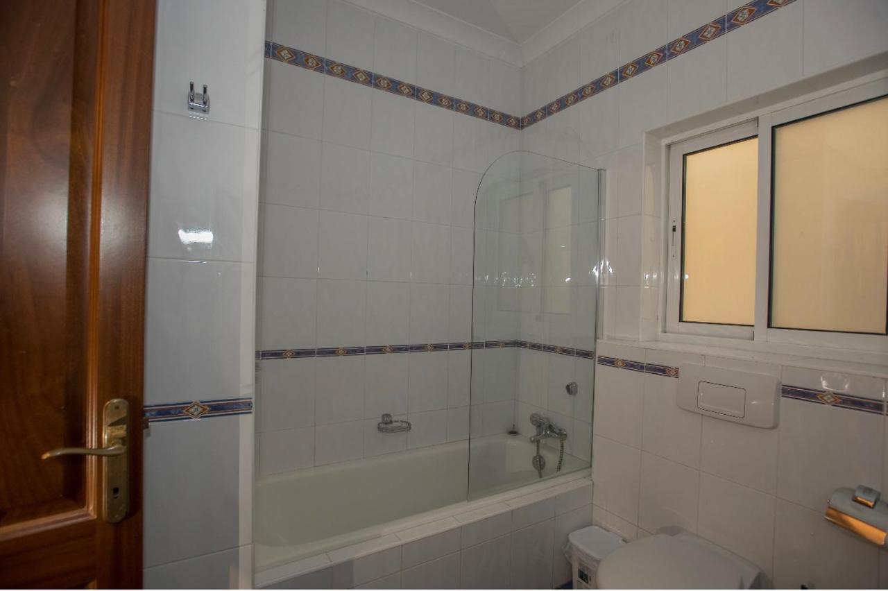Bugibba Square Seaview 3 Bedroom Apartment セント・ポールズ・ベイ エクステリア 写真